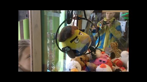 Awesome Angry Birds Claw Machine Wins!