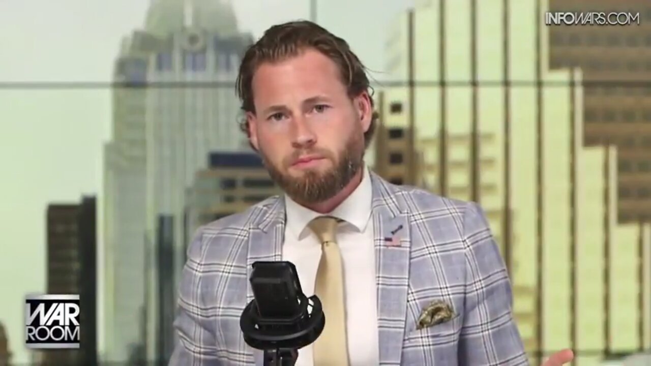 WAR ROOM (Full Show) Monday - 7/28/25