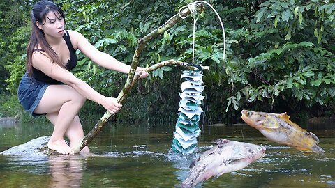 Lily’s Crazy Fish Trap_ Scaring Fish with a Homemade Tin Rattler!