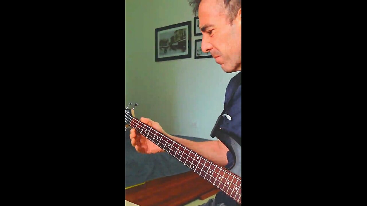 Stunning bass guitar exercises Classical music