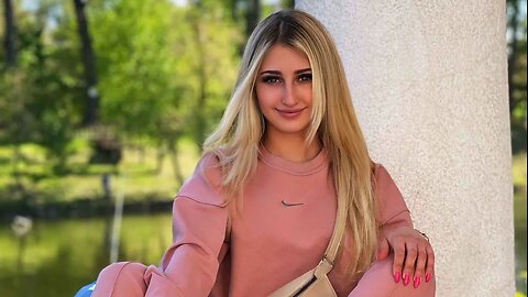 Adelina Luna - The Sultry Amateur Model Who Knows How to Turn Up the Heat