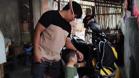 Grey and His Ice Drop: No Sharing with Tito Mike! 🍦😂