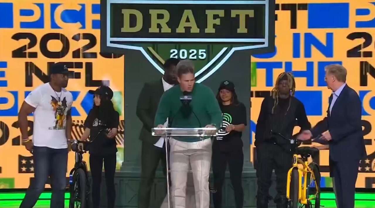 Clay Matthews Mentions Trump At NFL Draft