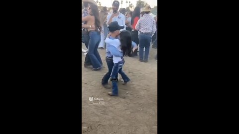 This is the cutest thing ever!!❤️