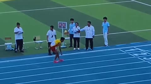 A touching scene, a 5000-meter race