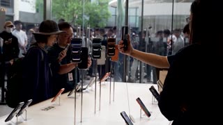 Apple's new iPhone 17 draws crowd at unveiling in Beijing