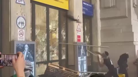 #Breaking #News #Milan under attack. #Antifa and Islamic #terrorists attack Milan's train station.