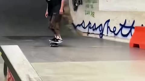 🤯👊 Switch Bs 360 Kickflip Process! You Won't Believe This! | SkateNation