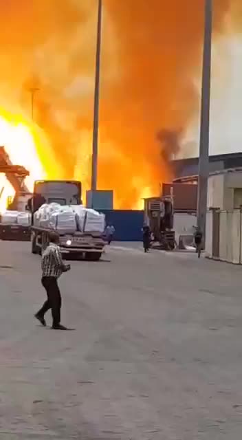 Bandar Abbas, Iran - over 500 injured in port explosion