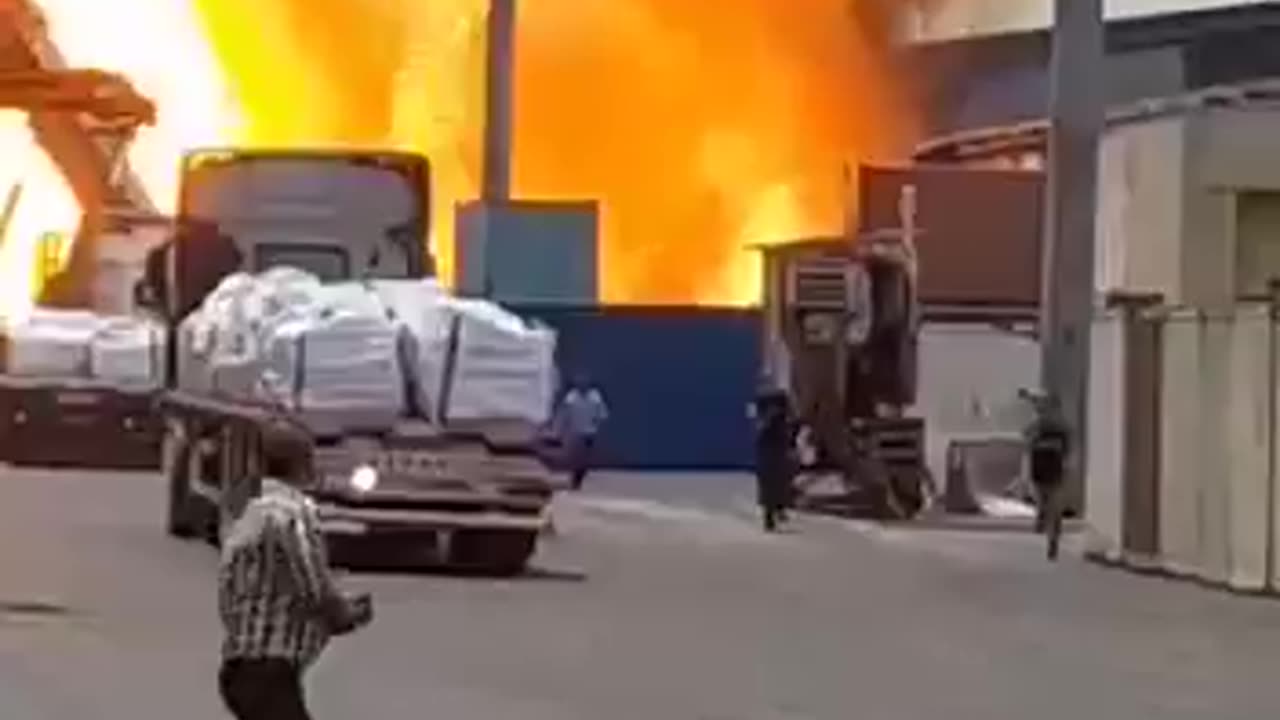 Bandar Abbas, Iran - over 500 injured in port explosion