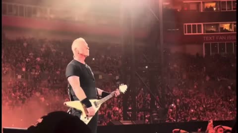 Is James Hefield Getting A Little Impatient With Lars Ulrich Due To His Ear Piece Failure