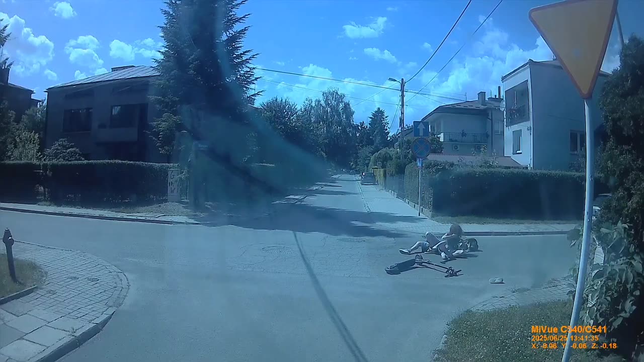 Policjanci z Rzeszowa szukają młodych dziewczyn z nagrania. Do zdarzenia doszło 25 czerwca