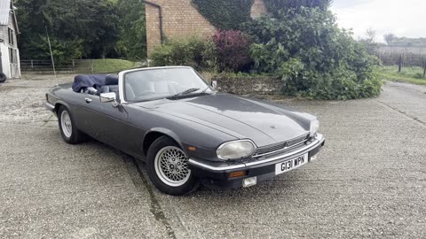 Jaguar XJ6 Cabriolet V12 - Bradley James Classics