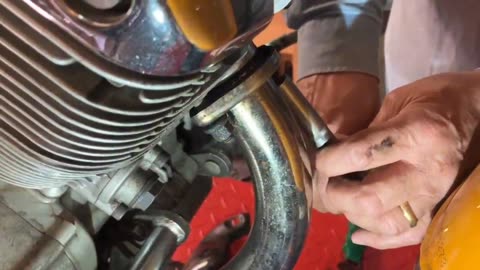 XV535 Virago Wrench Time 🔧 | Exhaust Take Off & Inspection (Part 1)