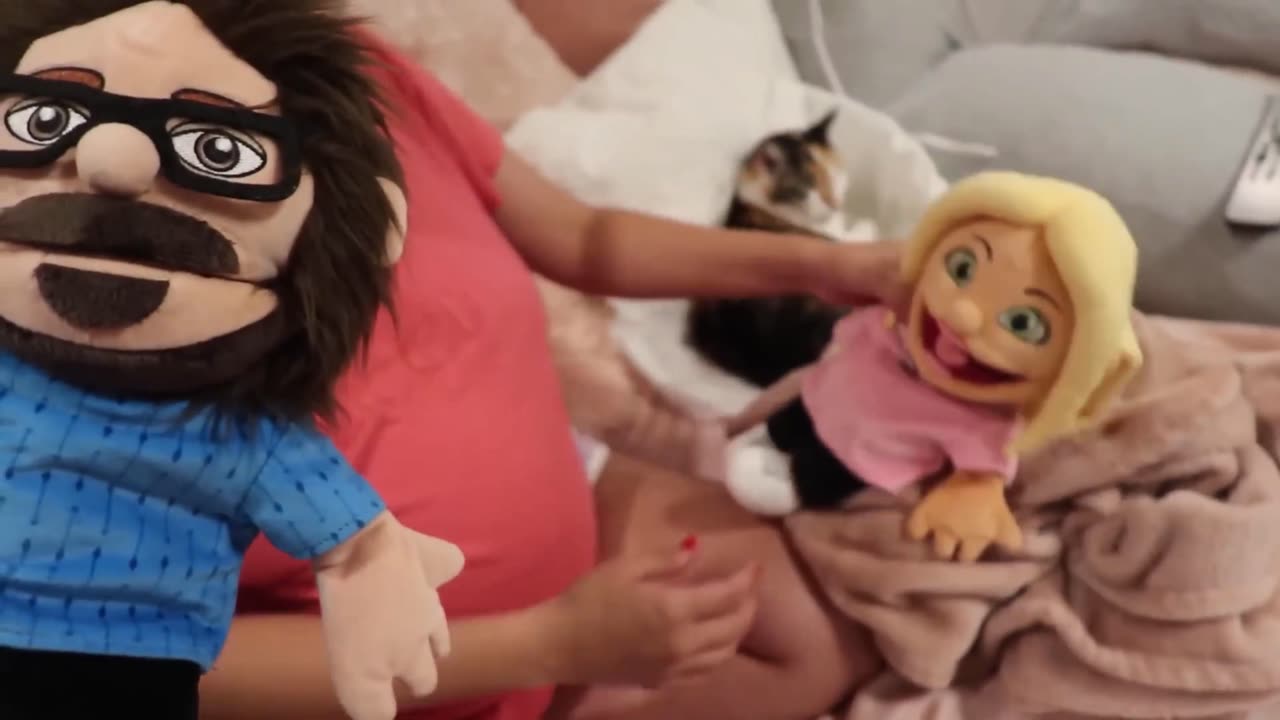 SML PREGNANT CHILLY PUPPET?!