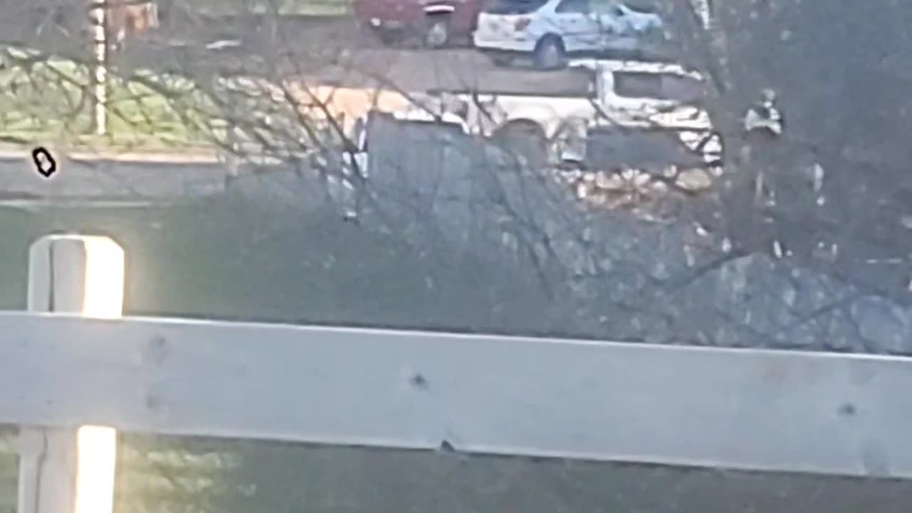 This guy locked his Vehicle 100+ times 🤣 (and stopped as soon as I started recording...)