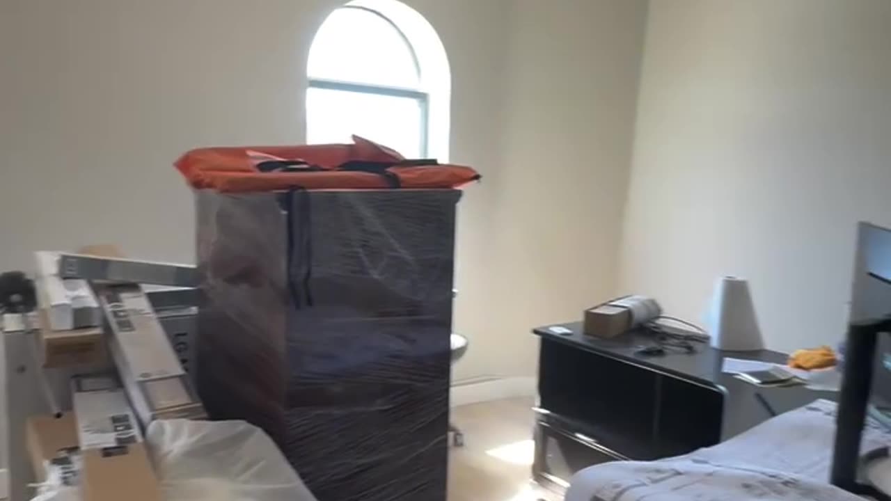 Behind the scene of an office move-in clean!