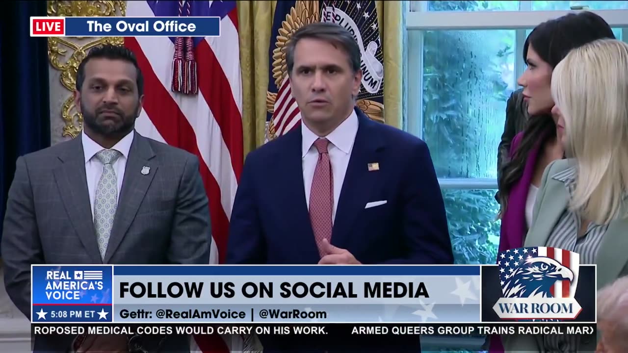 TODD BLANCHE IN THE OVAL WITH POTUS