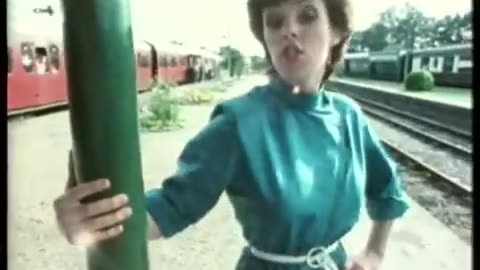 Sheena Easton - 9 to 5 (Morning Train) - Official Music Video (360p)