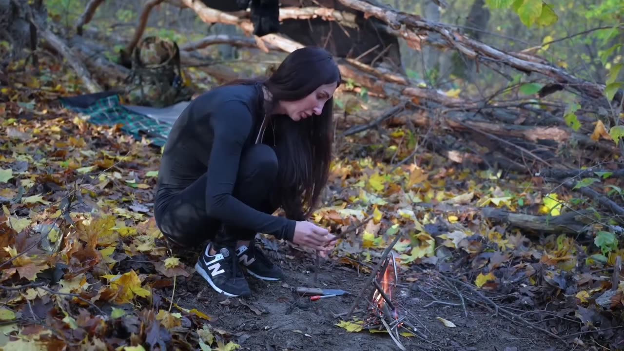 From Nothing to Shelter – 7 Days Building a Jungle A-Frame Cabin by Han