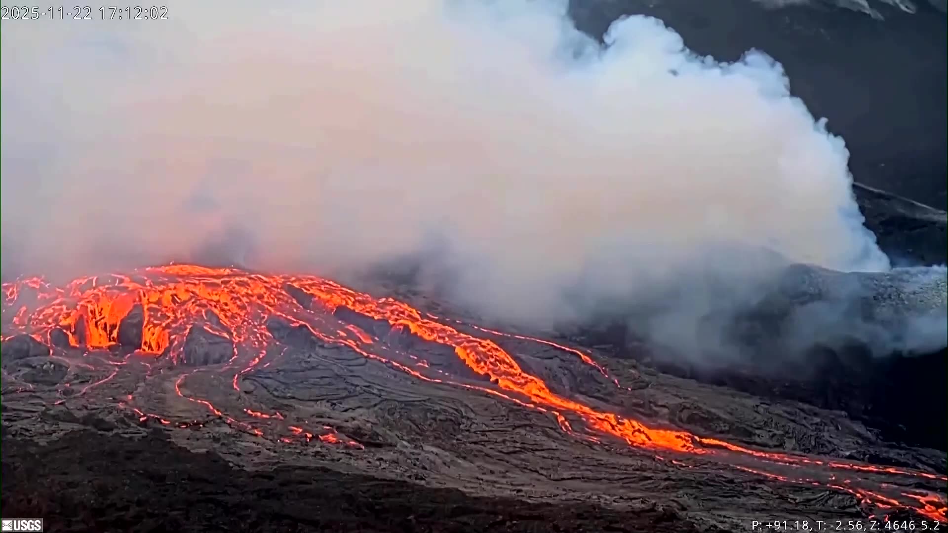 Hawaiis Kilauea spews molten lava in latest volcanic activity