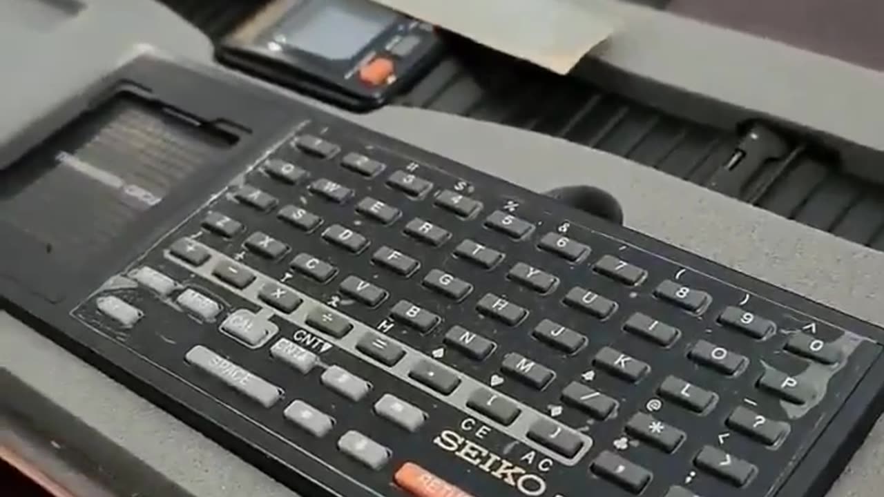 🤯✨ The Seiko Data 2000: The First Digital Watch with Calculator & Data Storage! | FeedMyCuriosity