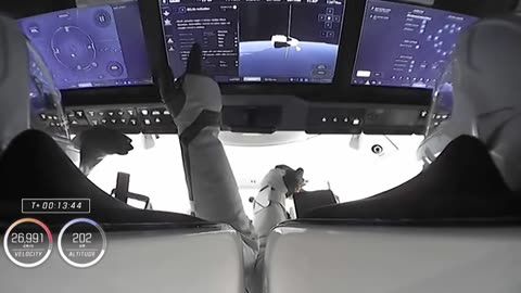 SpaceX launches astronauts to ISS