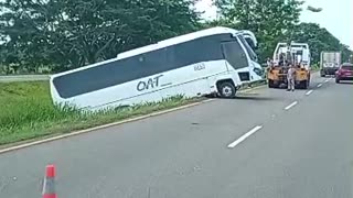 Bus accidentado en Santa Rosa