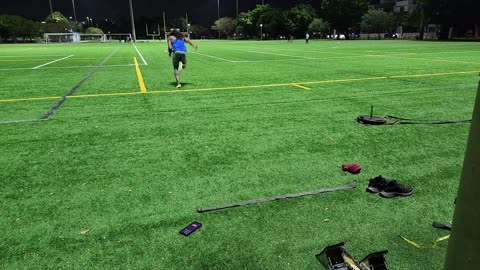 Alexandrew Hintzen | Field turf block start