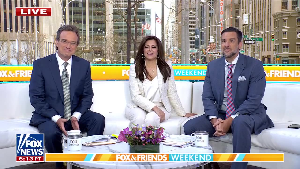 Gov. Whitmer appears to hide from cameras during White House visit