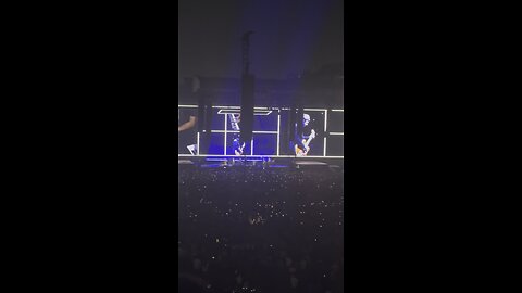 Oasis “Don’t Look Back In Anger” live Rose Bowl Pasadena California