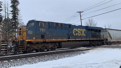 Whoa 5 CSX Engines on one Train