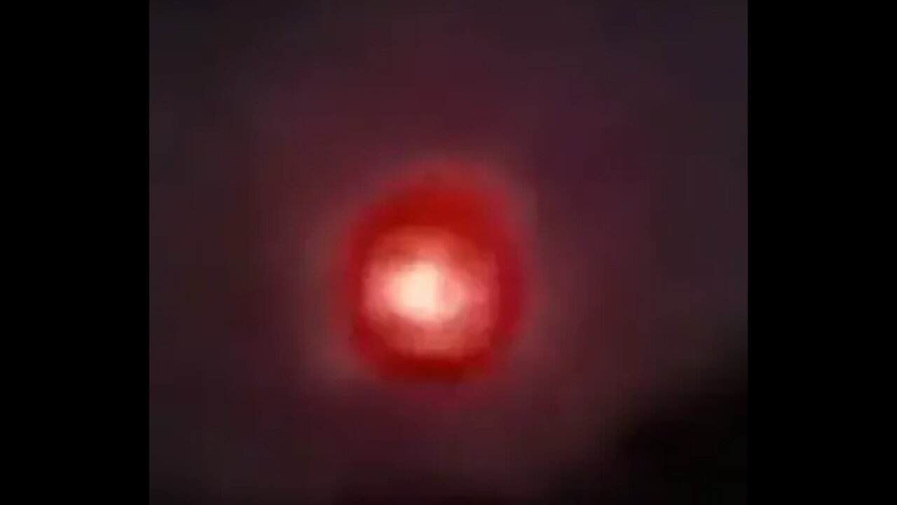 Kent, England Bright Red-Orb UFO Video
