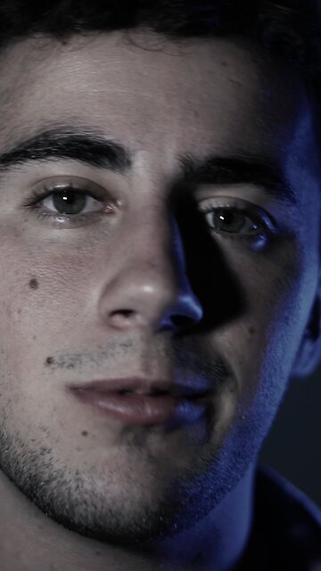 Break into a thousand pieces...💔