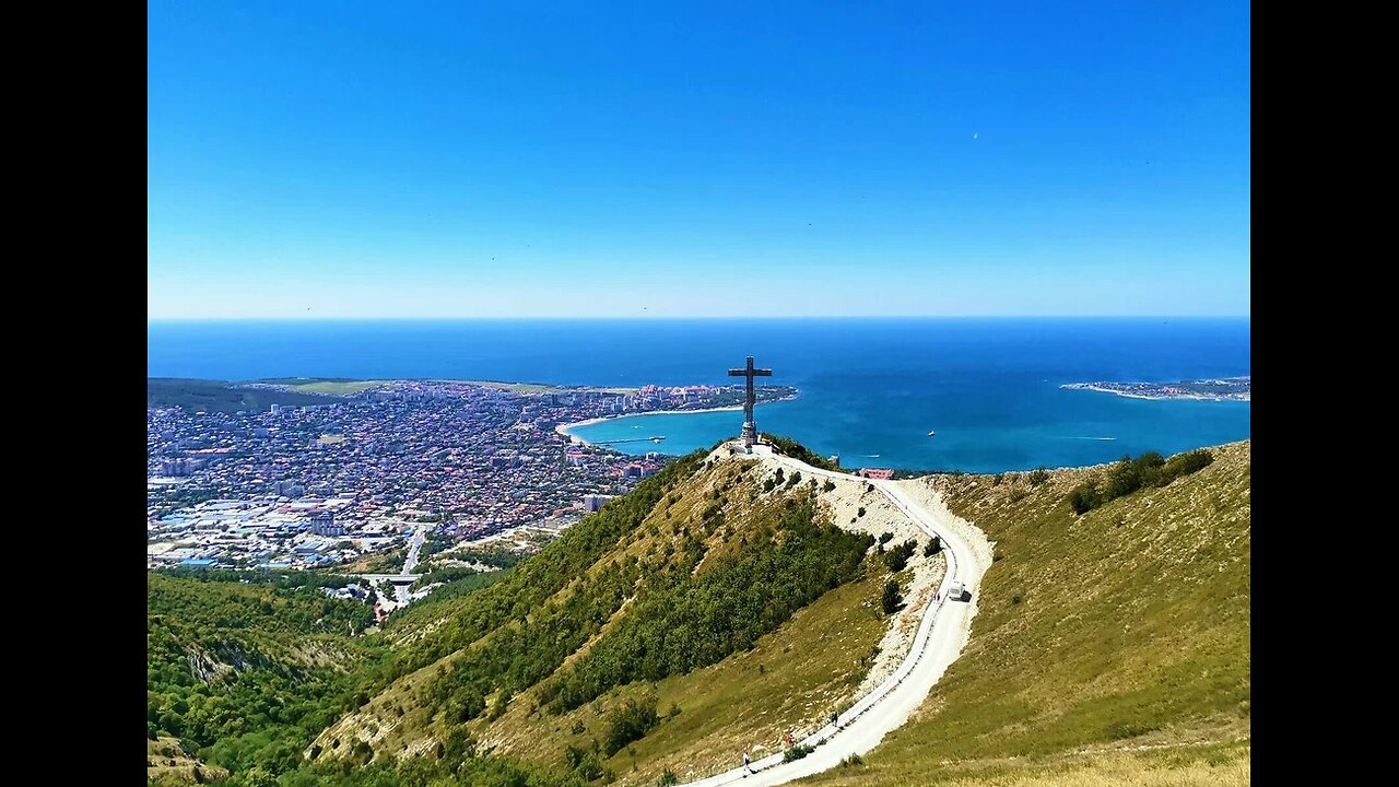 Gelendzhik from the height of the Markhotsky ridge