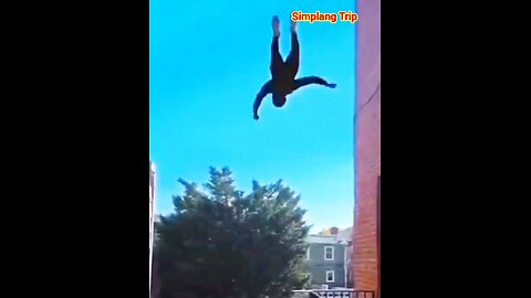 Simplang Trip 91: Here’s how Spiderman land to the ground.