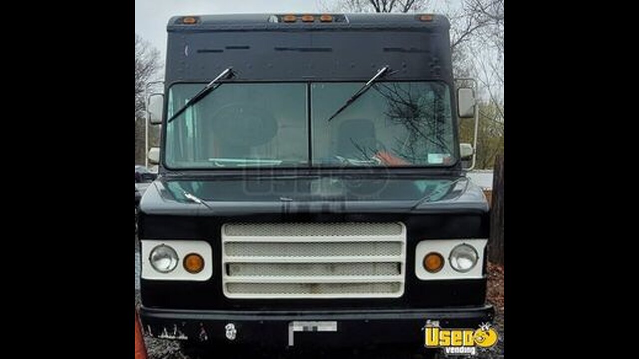 2002 26' Workhorse P42 Kitchen Food Truck with Pro-Fire System for Sale in New York!