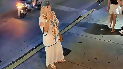 Candid Sexy Smoking Woman 700