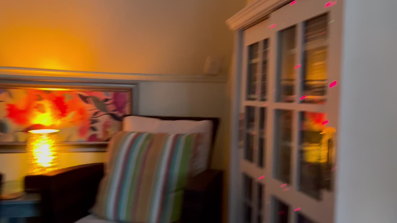 Elle is streaming on X