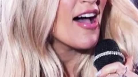 American Idol’s Carrie Underwood Talks "Post and Ghost" Social Media Style - WorldEye