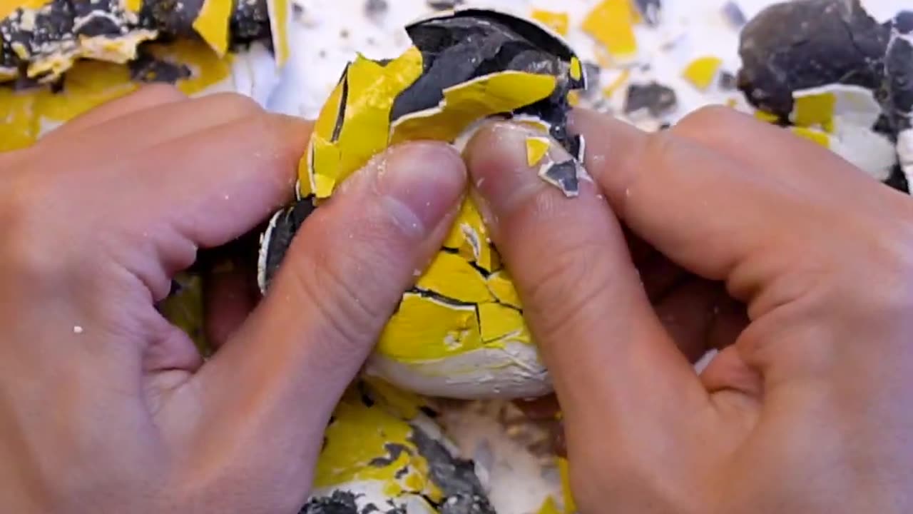 Breaking into this yellow clay block 🟨