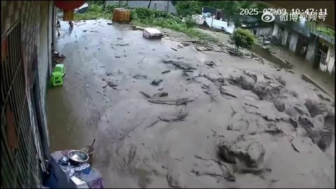 China flooding footage 8/10/25