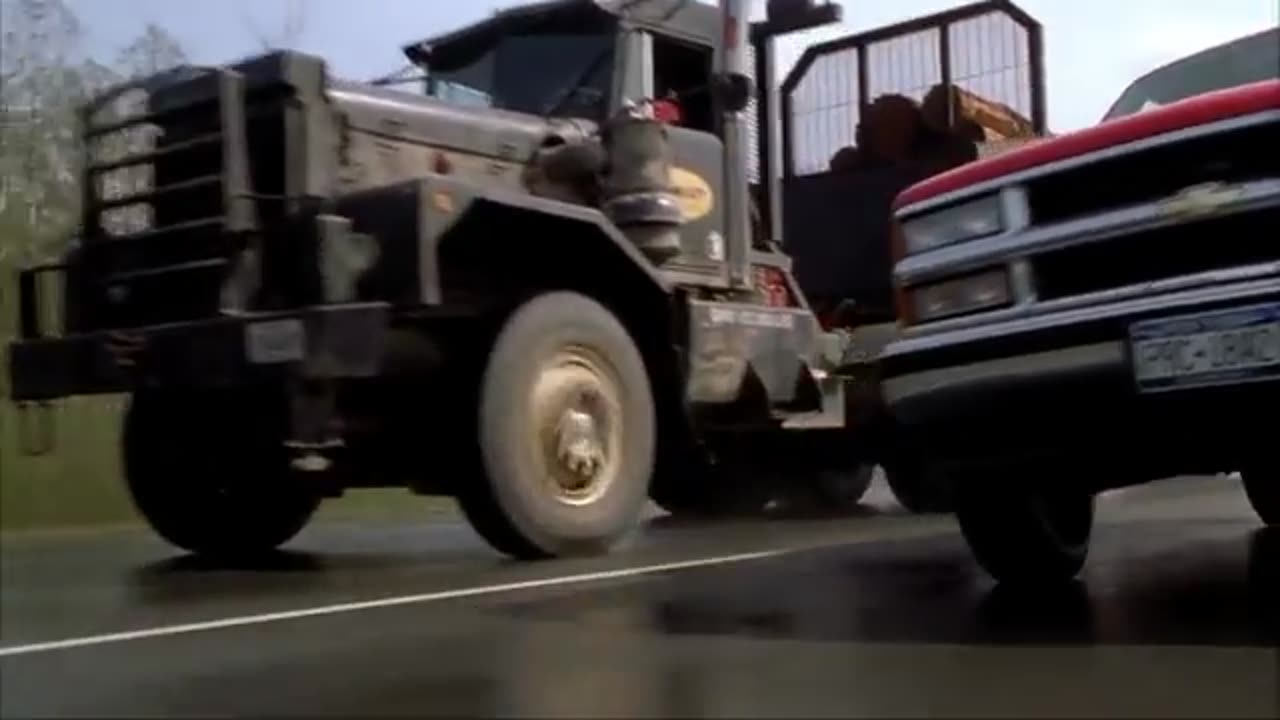 "This Scene Made Everyone Fear the Highway – Final Destination 2"