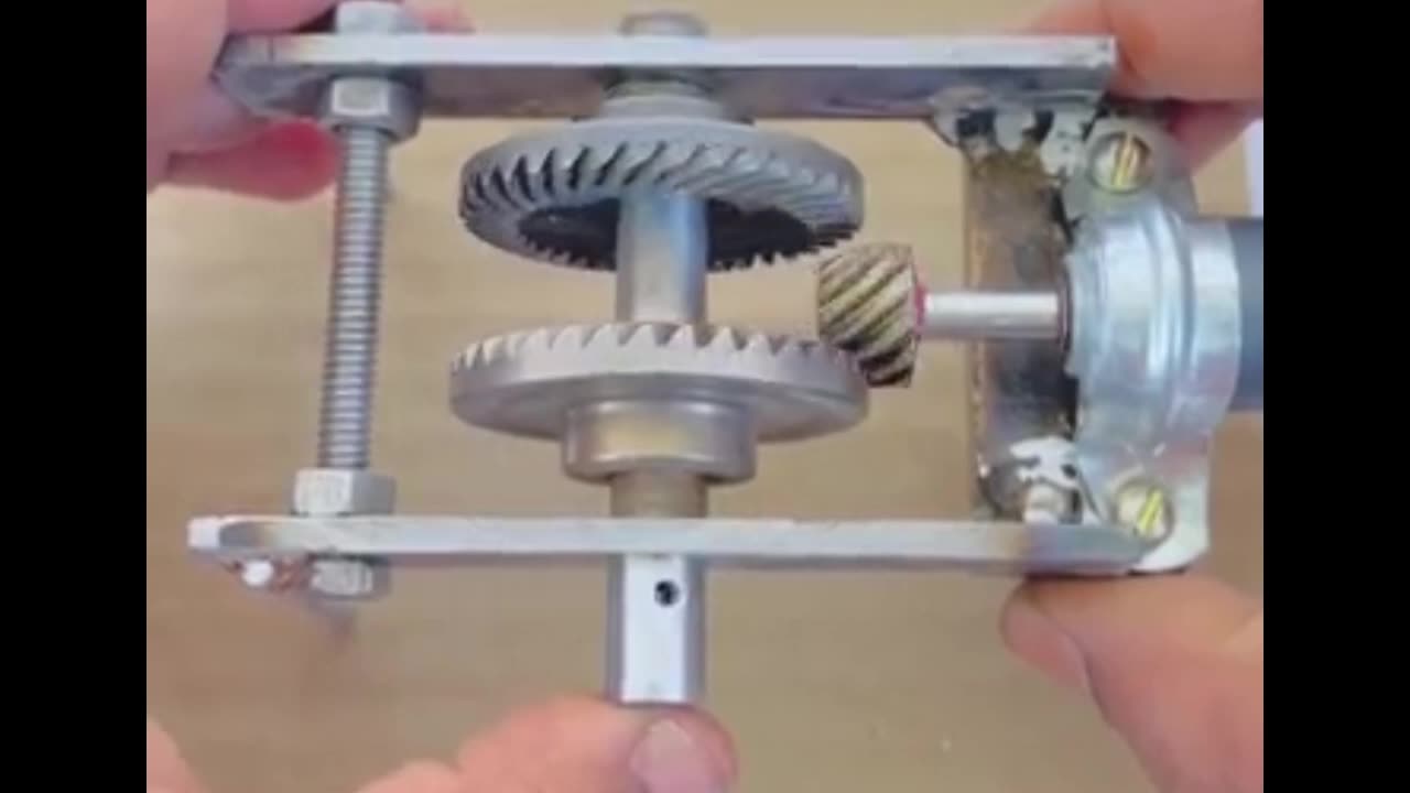 Easy-to-make gear system