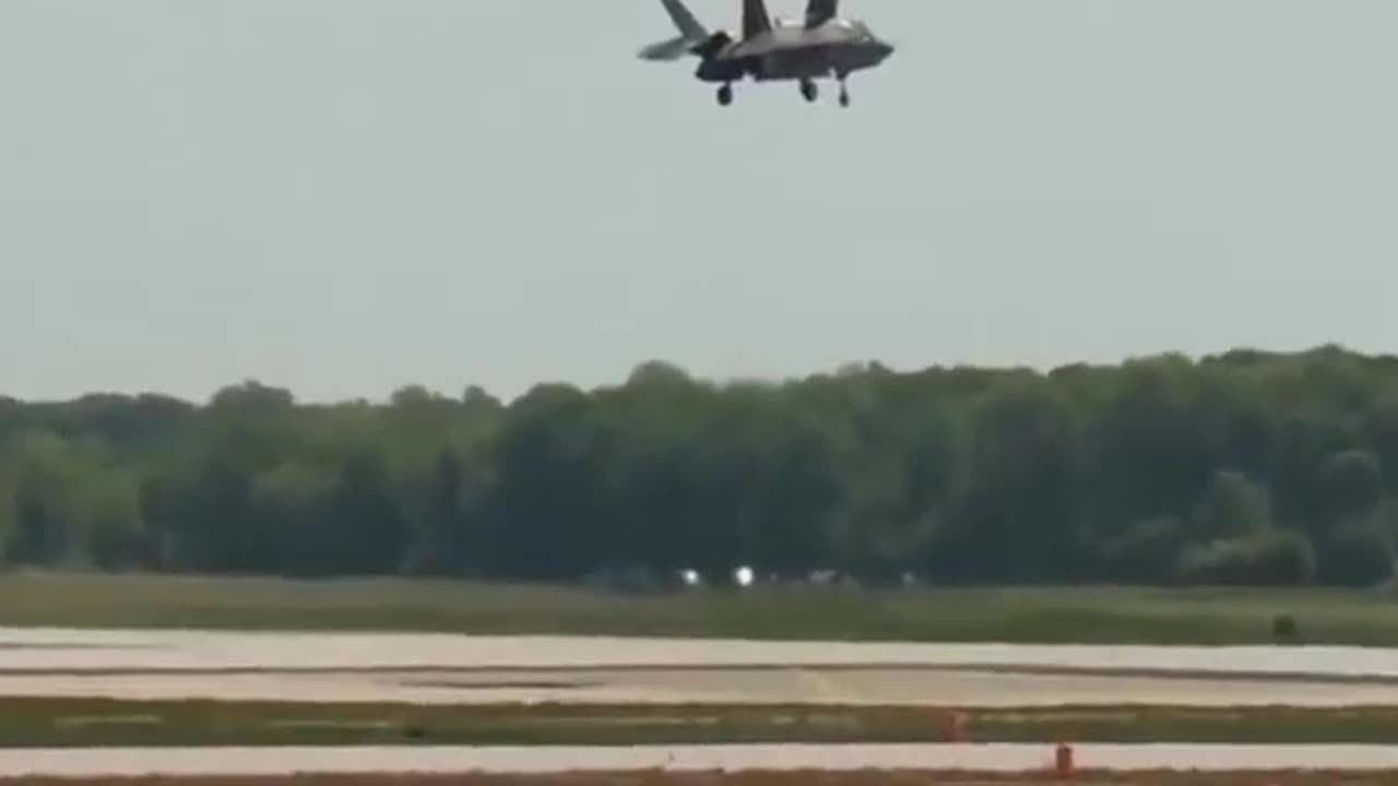 Watch F35 #FighterJet #Flight Takeoff and Landing #VTOL #Pilot #Aviation #AeroArduino