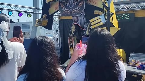 Bumblebee 'Big Bee' Transforming Robot Car In Empire State Fair 2025
