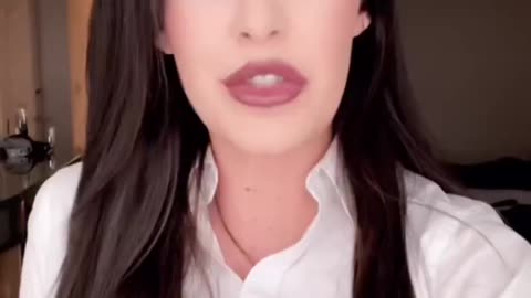 🚨 Anna Paulina Luna: Some GOP senators are getting RICH off the Ukraine war ...