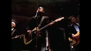 Trending: The Wallflowers - One Headlight (Official Music Video)