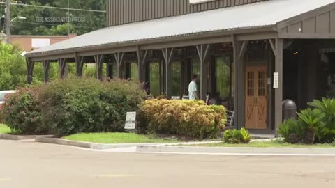Cracker Barrel customers react to the new logo and rebrand