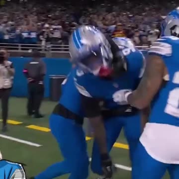 Long Touchdown Run and One-Handed Touchdown Pass